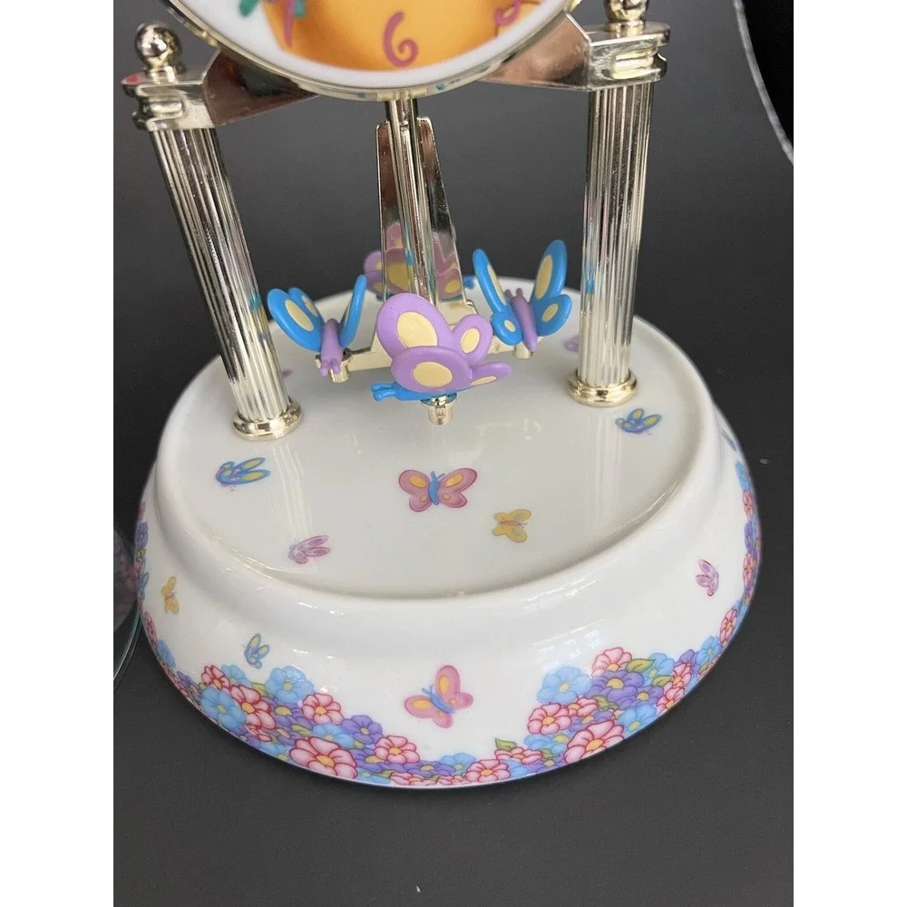 Vtg 1991 Disney Winnie The Pooh 30 Year Anniversary Clock Glass Dome Butterflies